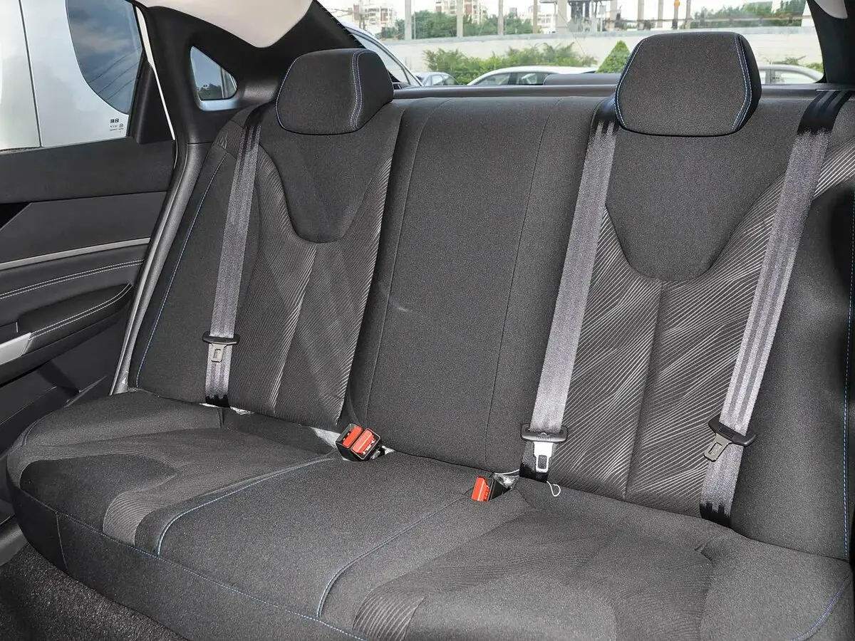 Venucia D60 Plus 2021 – н.в. Седан EV — сүрөт 11