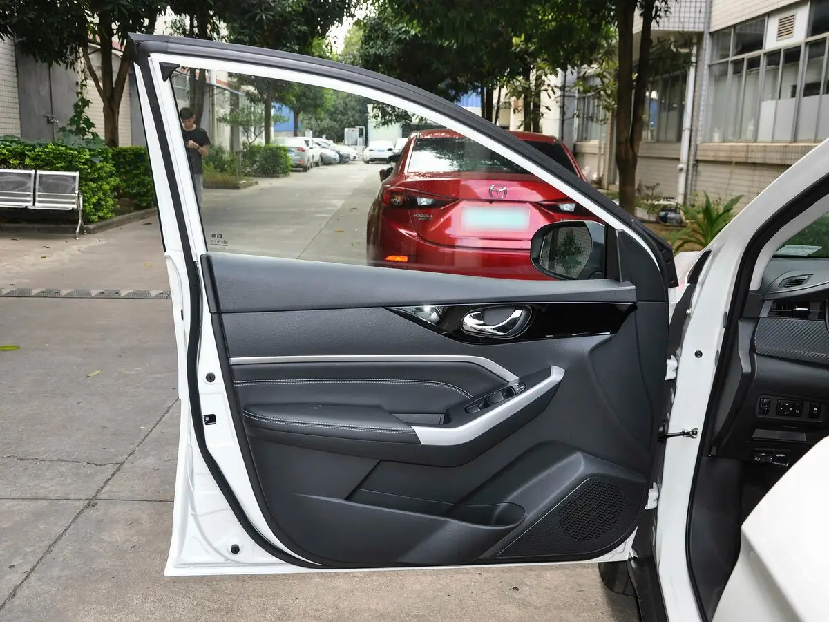 Venucia D60 Plus 2021 – н.в. Седан EV — сүрөт 12