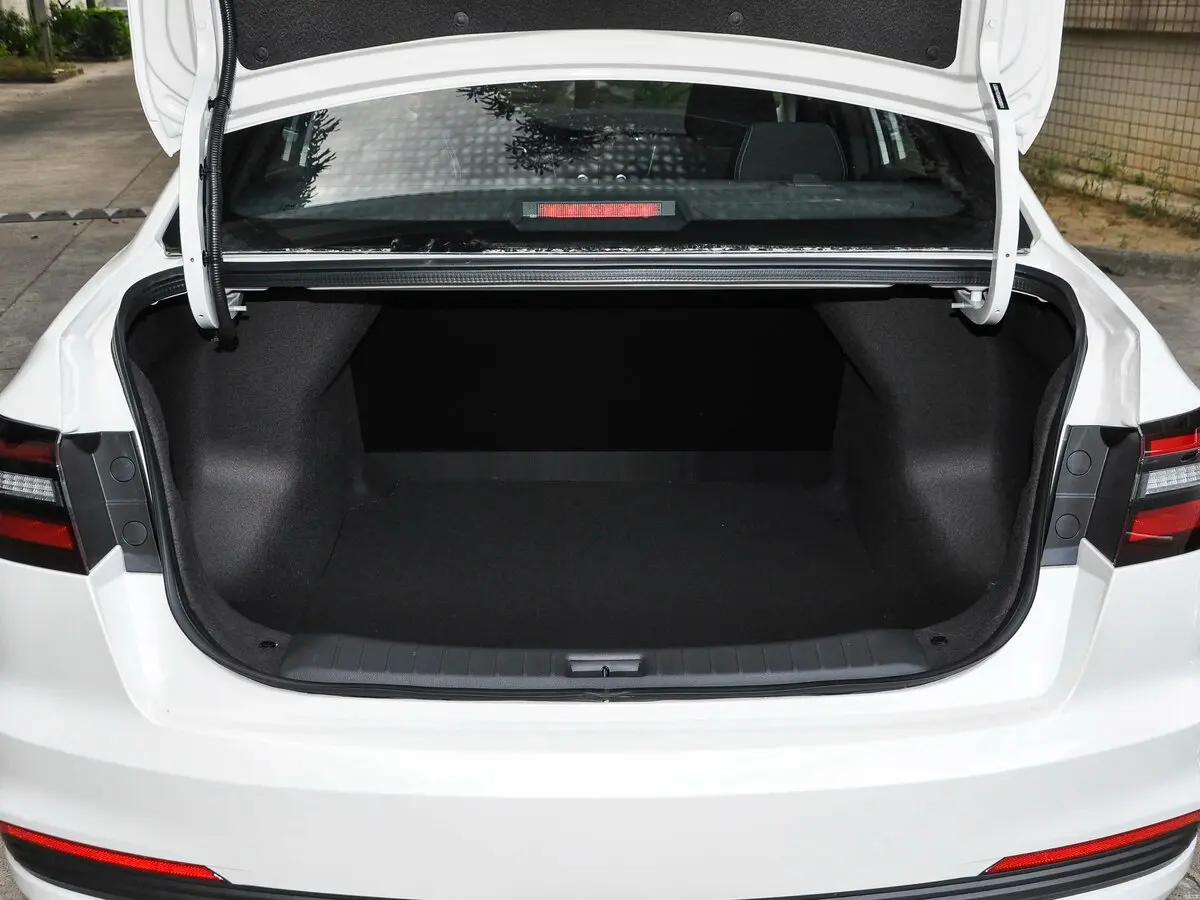 Venucia D60 Plus 2021 – н.в. Седан EV — сүрөт 14