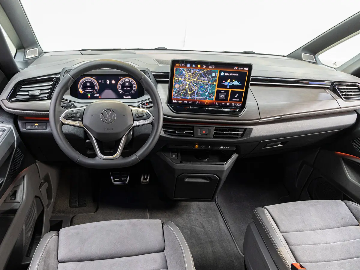 Volkswagen Multivan T7 Рестайлинг Минивэн Long — фото 4