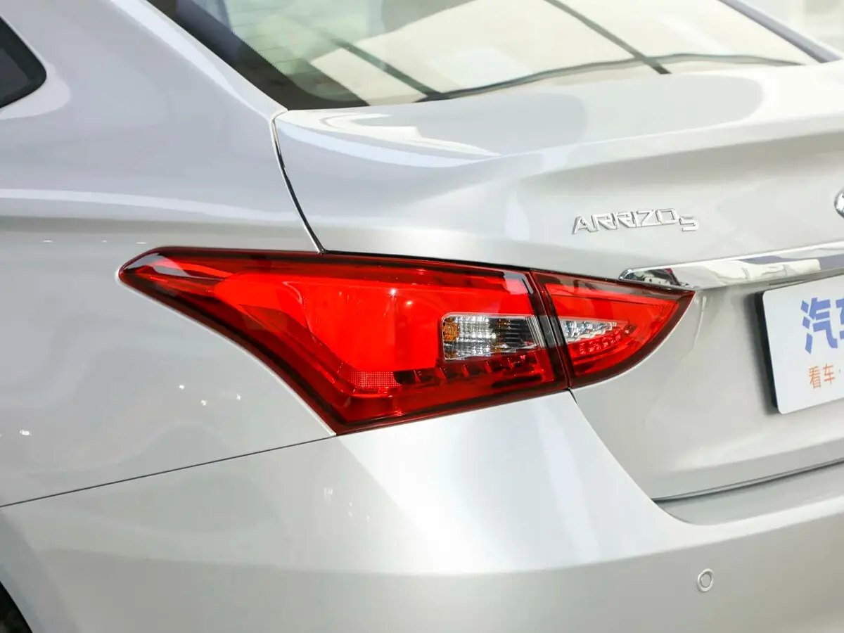 Chery Arrizo 5 I Рестайлинг Седан — 照片 13
