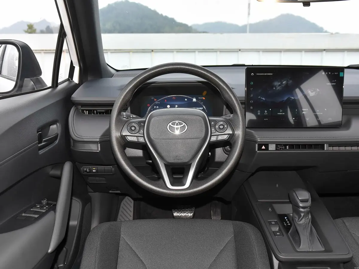 Toyota Frontlander I Рестайлинг Внедорожник 5 дв. — фото 10