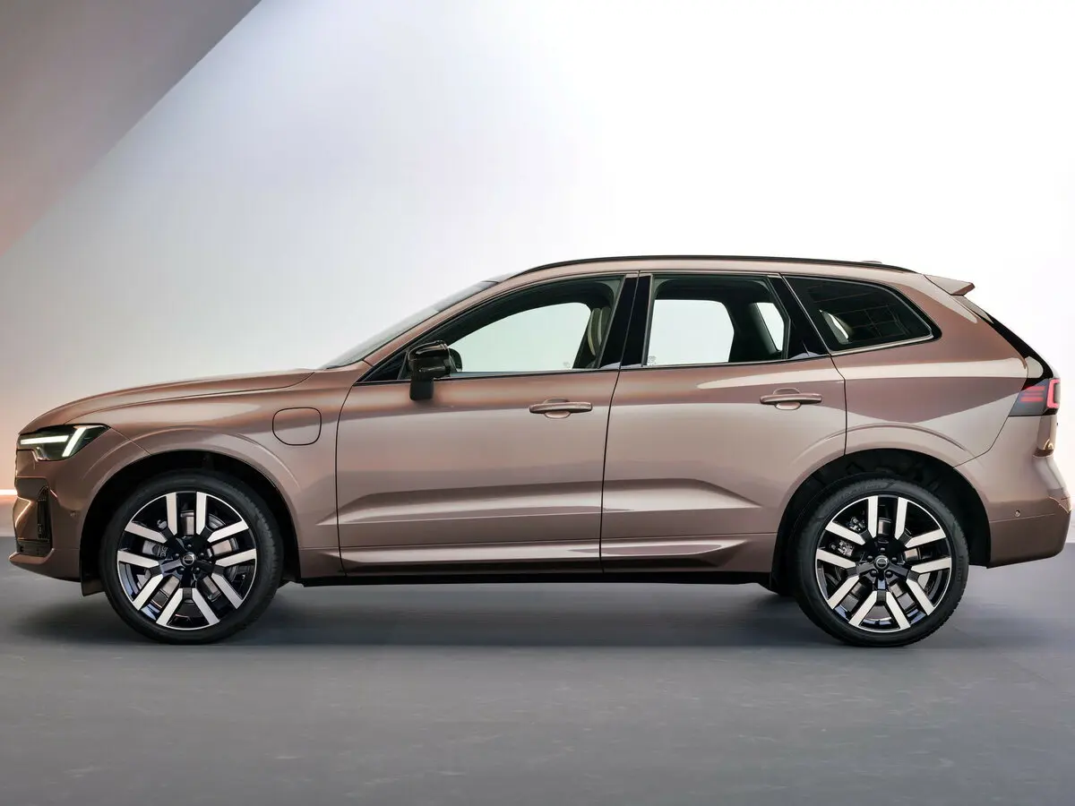 Volvo XC60 II Рестайлинг 3 Внедорожник 5 дв. — сүрөт 2