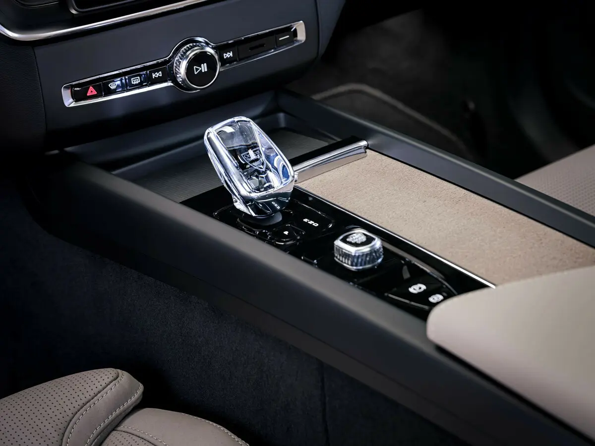 Volvo XC60 II Рестайлинг 3 Внедорожник 5 дв. — сүрөт 12