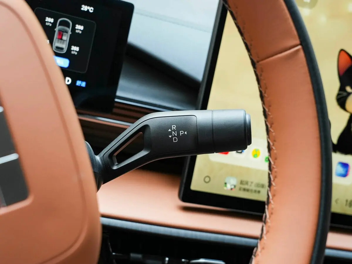 Geely Galaxy E5 I Рестайлинг Внедорожник 5 дв. — сүрөт 14