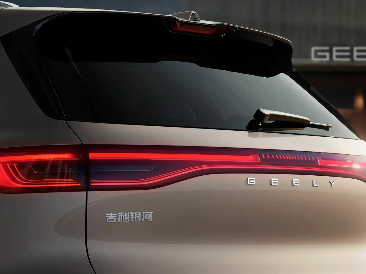 Geely Galaxy E5 I Рестайлинг Внедорожник 5 дв. — сүрөт 18