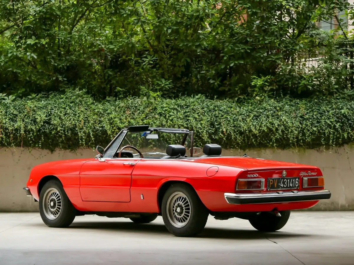 Alfa Romeo Spider I Рестайлинг Кабриолет — photo 6