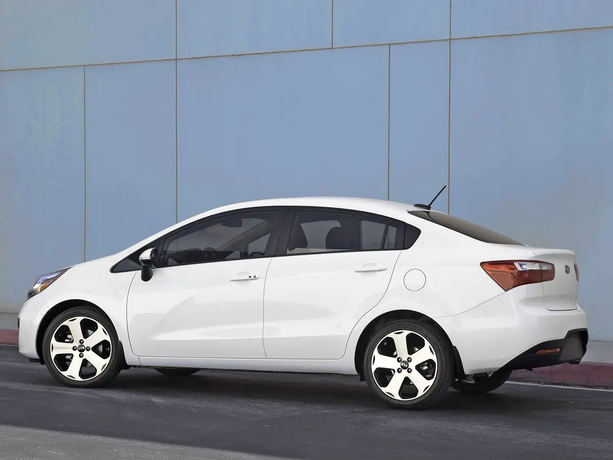 Kia Rio III (Global market) Седан — фото 4