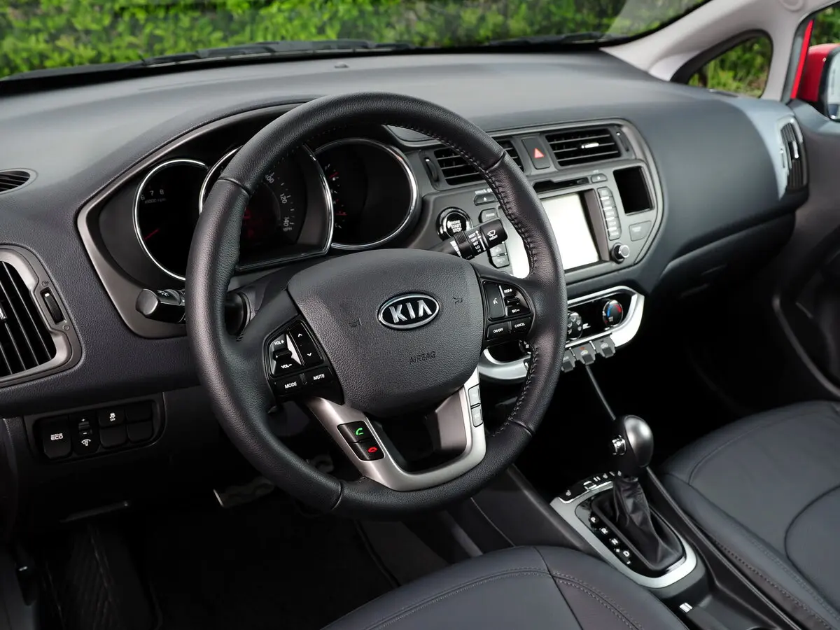 Kia Rio III (Global market) Седан — фото 5