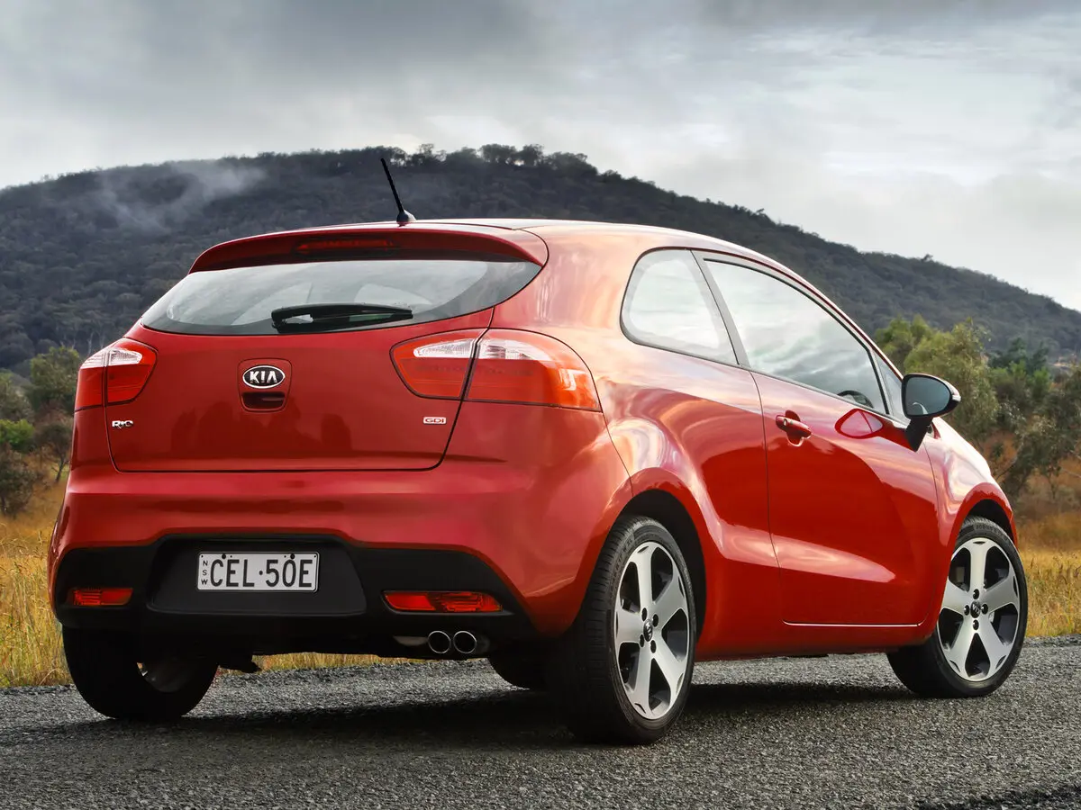 Kia Rio III (Global market) Хэтчбек 3 дв. — фото 3