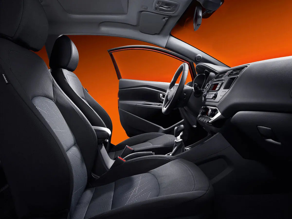 Kia Rio III (Global market) Хэтчбек 3 дв. — фото 5
