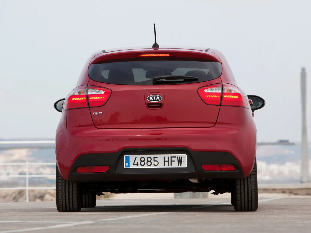 Kia Rio III (Global market) Хэтчбек 5 дв. — фото 4