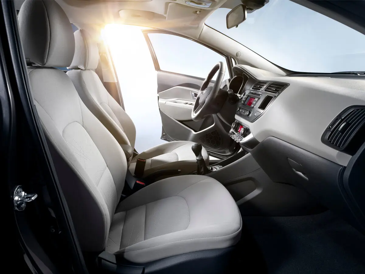 Kia Rio III (Global market) Хэтчбек 5 дв. — фото 7
