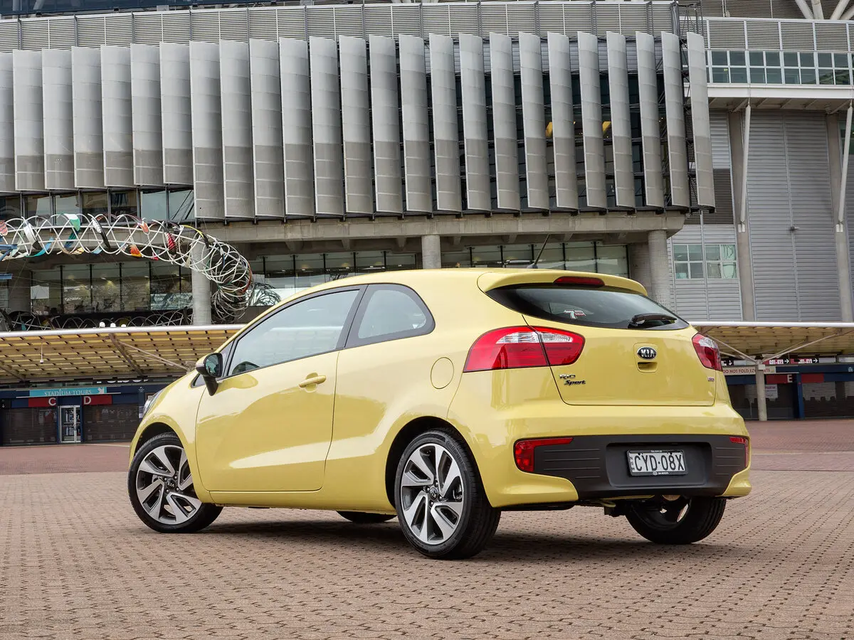 Kia Rio III Рестайлинг (Global market) Хэтчбек 3 дв. — фото 2