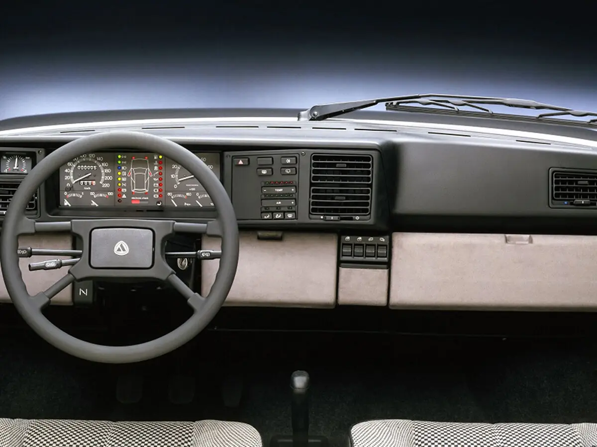 Lancia Y10 i Хэтчбек 3 дв. Turbo — 照片 5