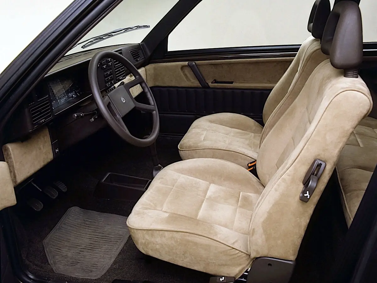 Lancia Y10 i Хэтчбек 3 дв. Turbo — 照片 6