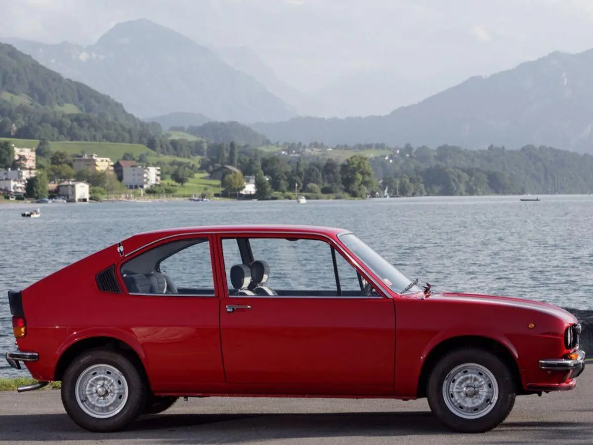 Alfa Romeo Alfasud I Фастбек TI — фото 2