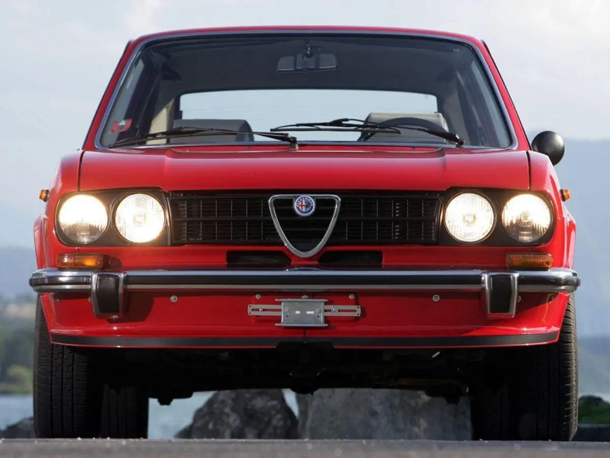 Alfa Romeo Alfasud I Фастбек TI — фото 3