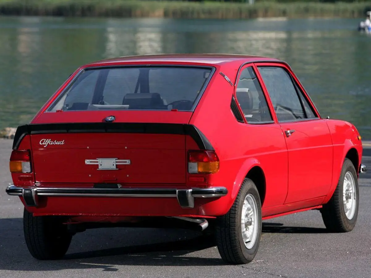 Alfa Romeo Alfasud I Фастбек TI — фото 4