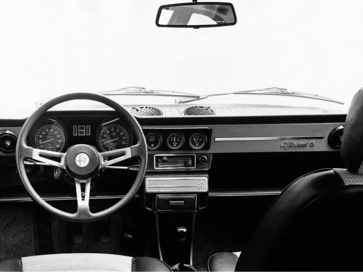 Alfa Romeo Alfasud I Фастбек TI — фото 6