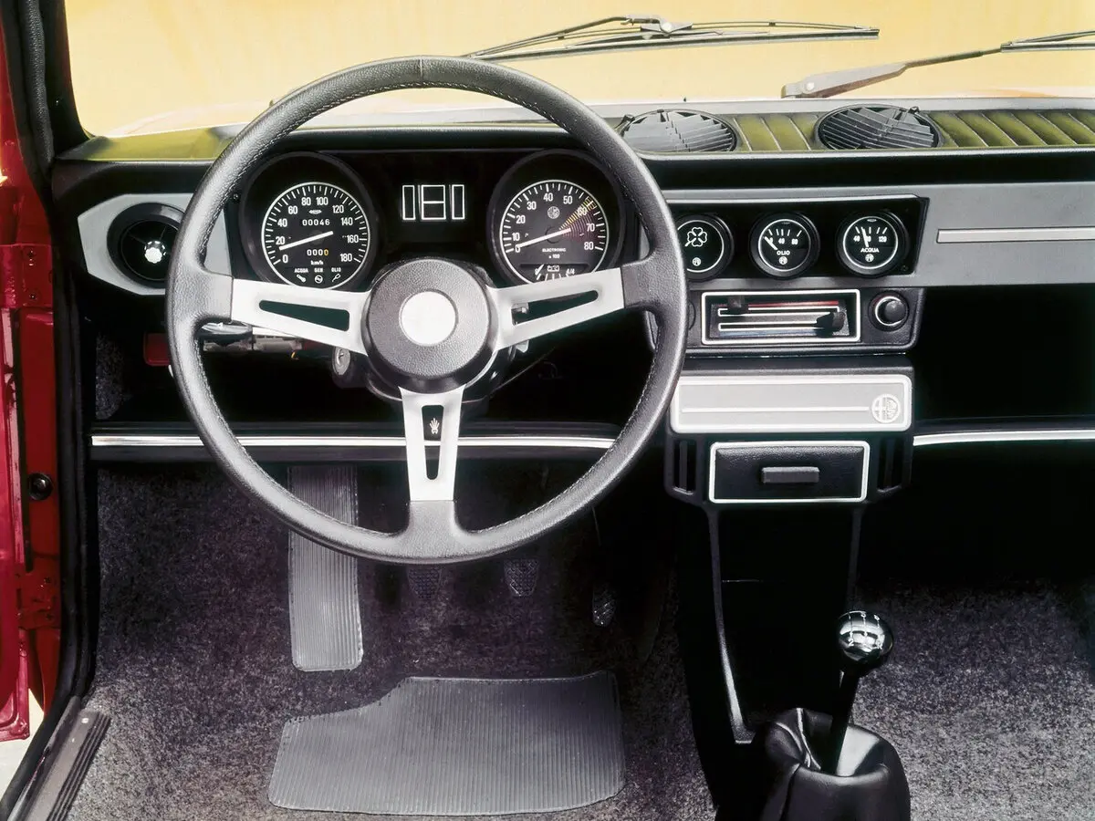 Alfa Romeo Alfasud I Фастбек TI — фото 7