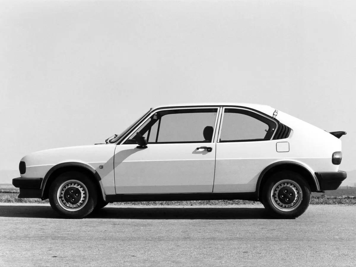 Alfa Romeo Alfasud I Рестайлинг 2 Фастбек TI — фото 2