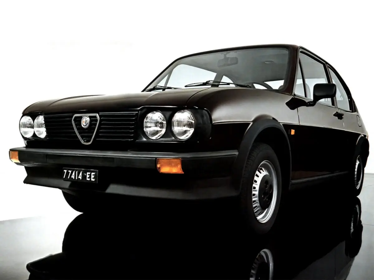 Alfa Romeo Alfasud I Рестайлинг 2 Фастбек TI — фото 3