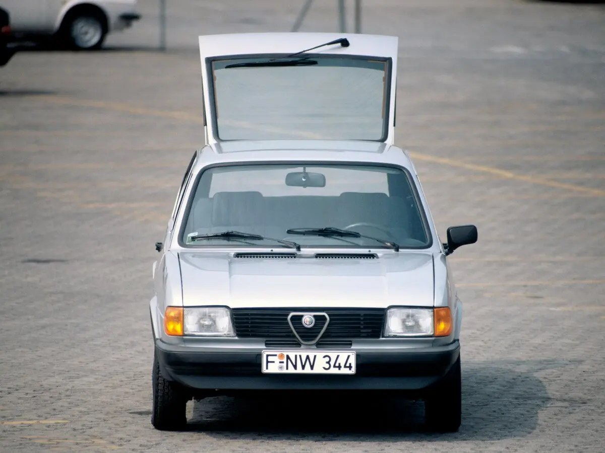 Alfa Romeo Alfasud I Рестайлинг 2 Хэтчбек 3 дв. — фото 4