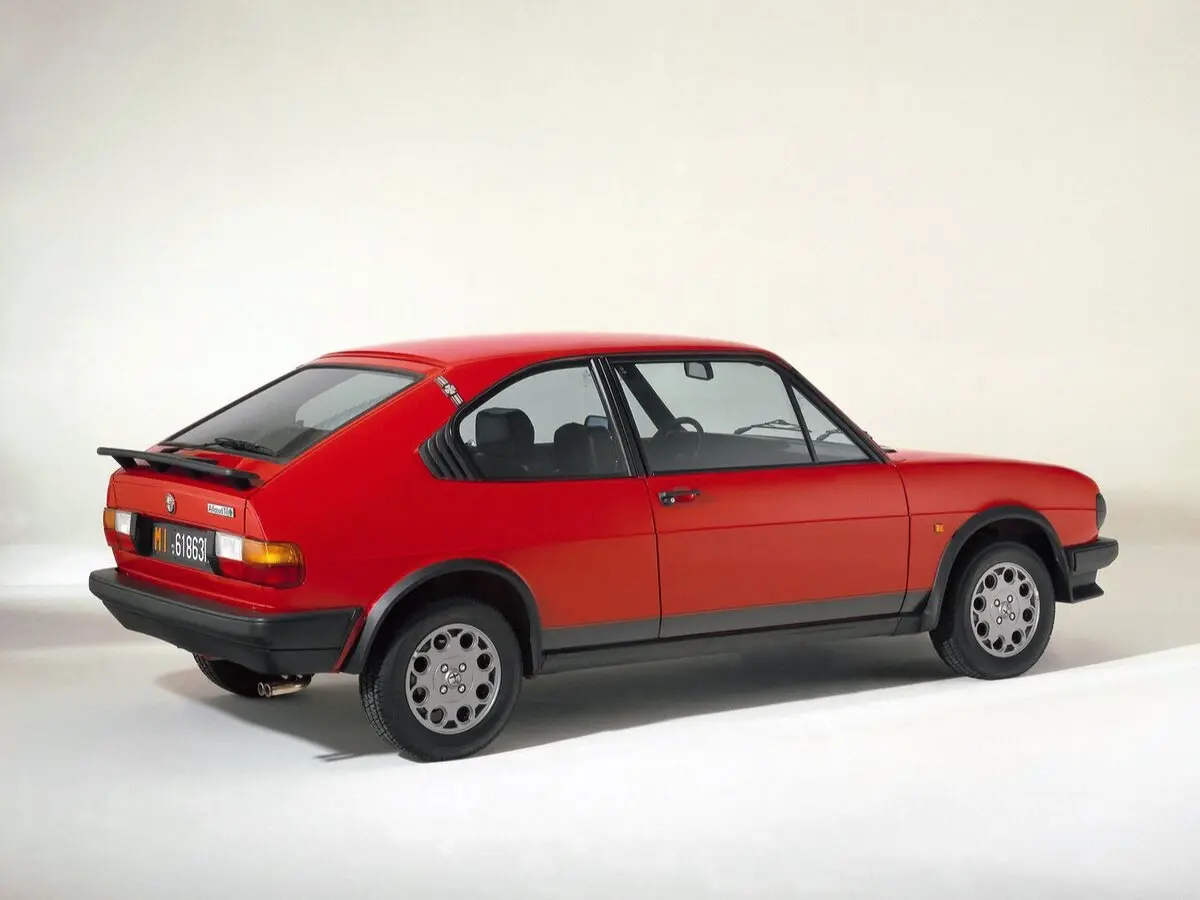 Alfa Romeo Alfasud I Рестайлинг 2 Хэтчбек 3 дв. TI — фото 4