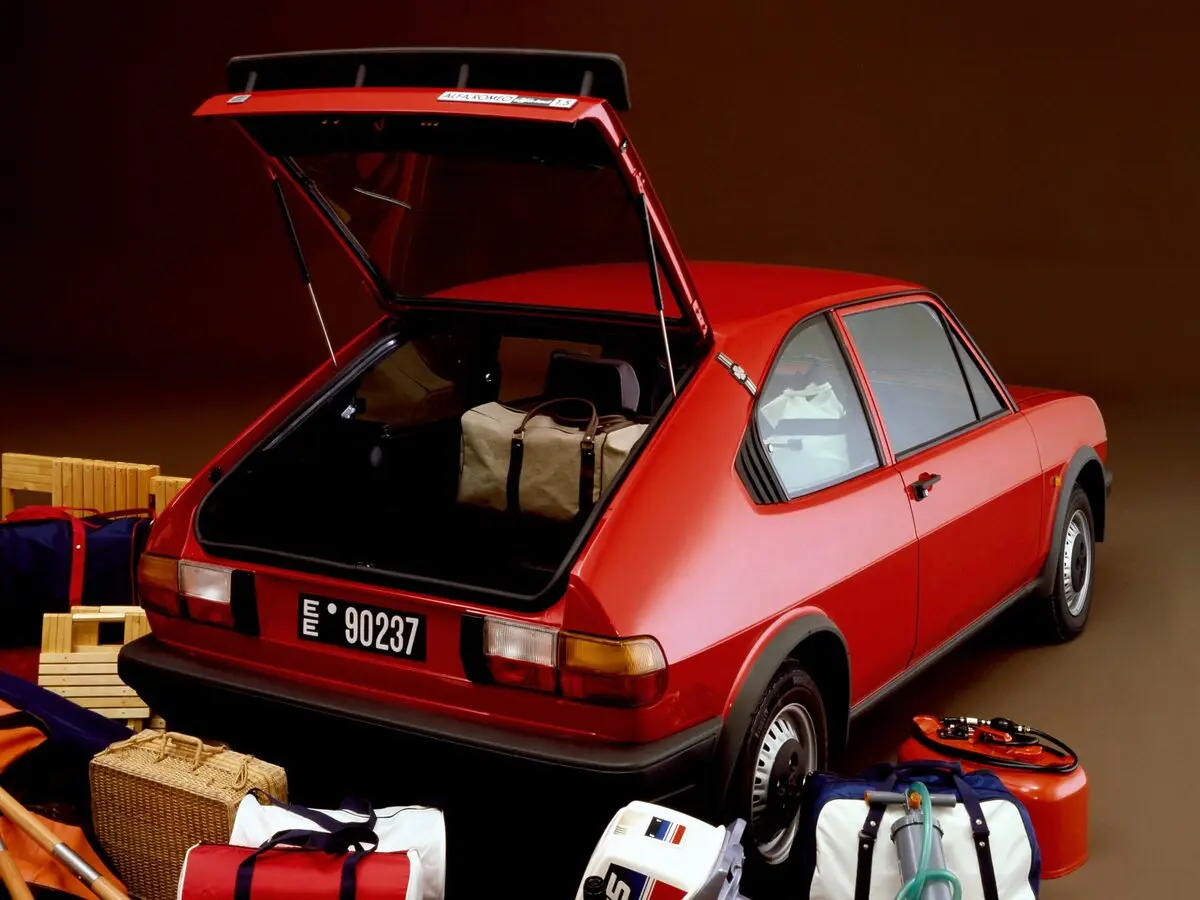 Alfa Romeo Alfasud I Рестайлинг 2 Хэтчбек 3 дв. TI — фото 6