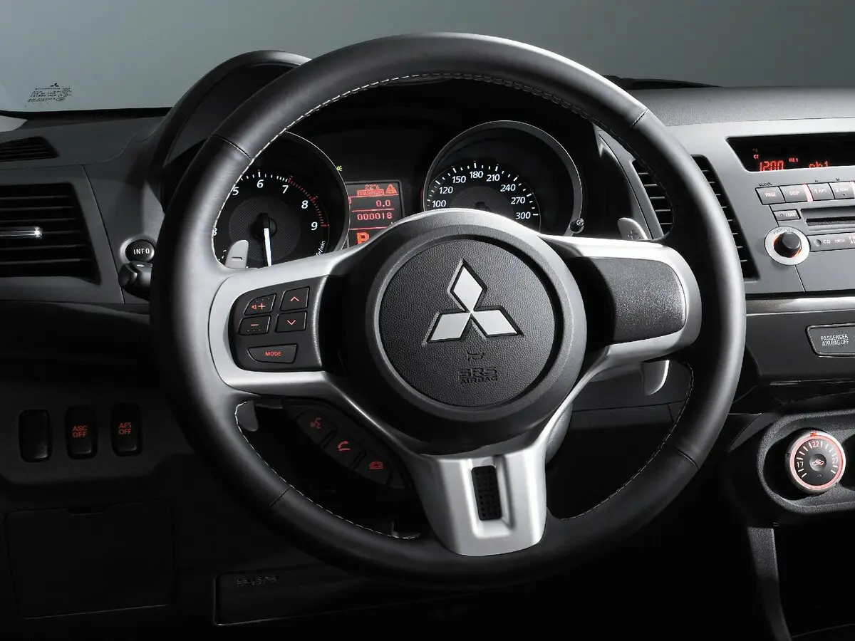 Mitsubishi Lancer Evolution X Седан — сүрөт 10