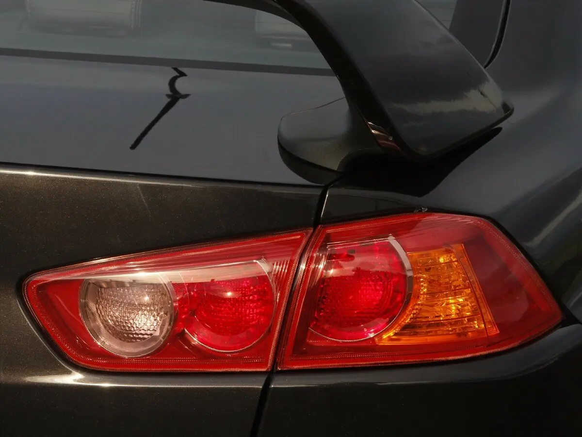 Mitsubishi Lancer Evolution X Седан — сүрөт 15