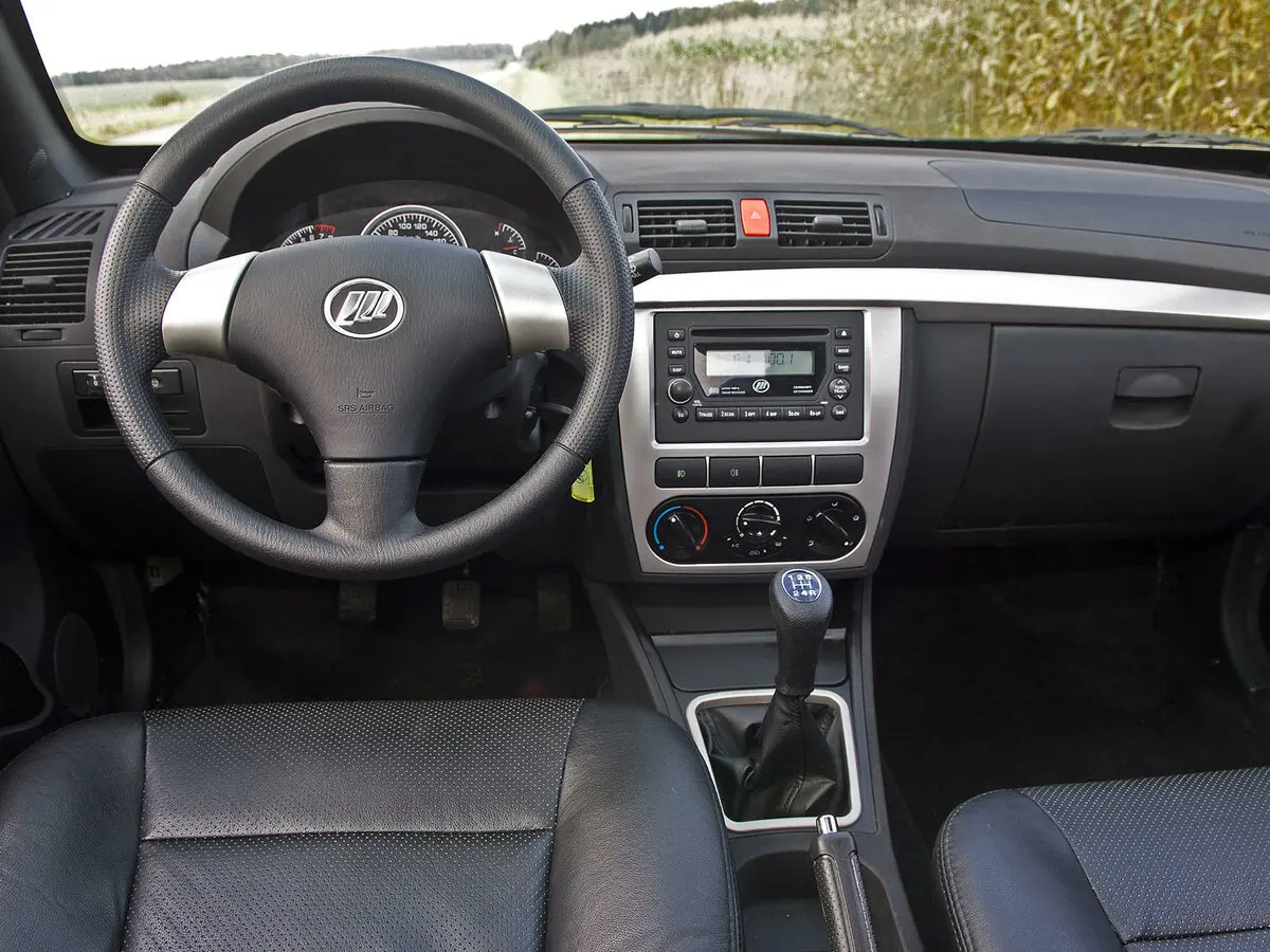 Lifan Breez (520) 2007 – 2014 Седан — 照片 6