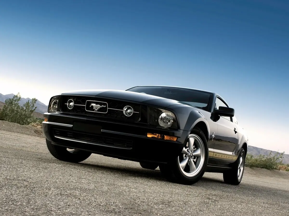Ford Mustang V Купе — 照片 3