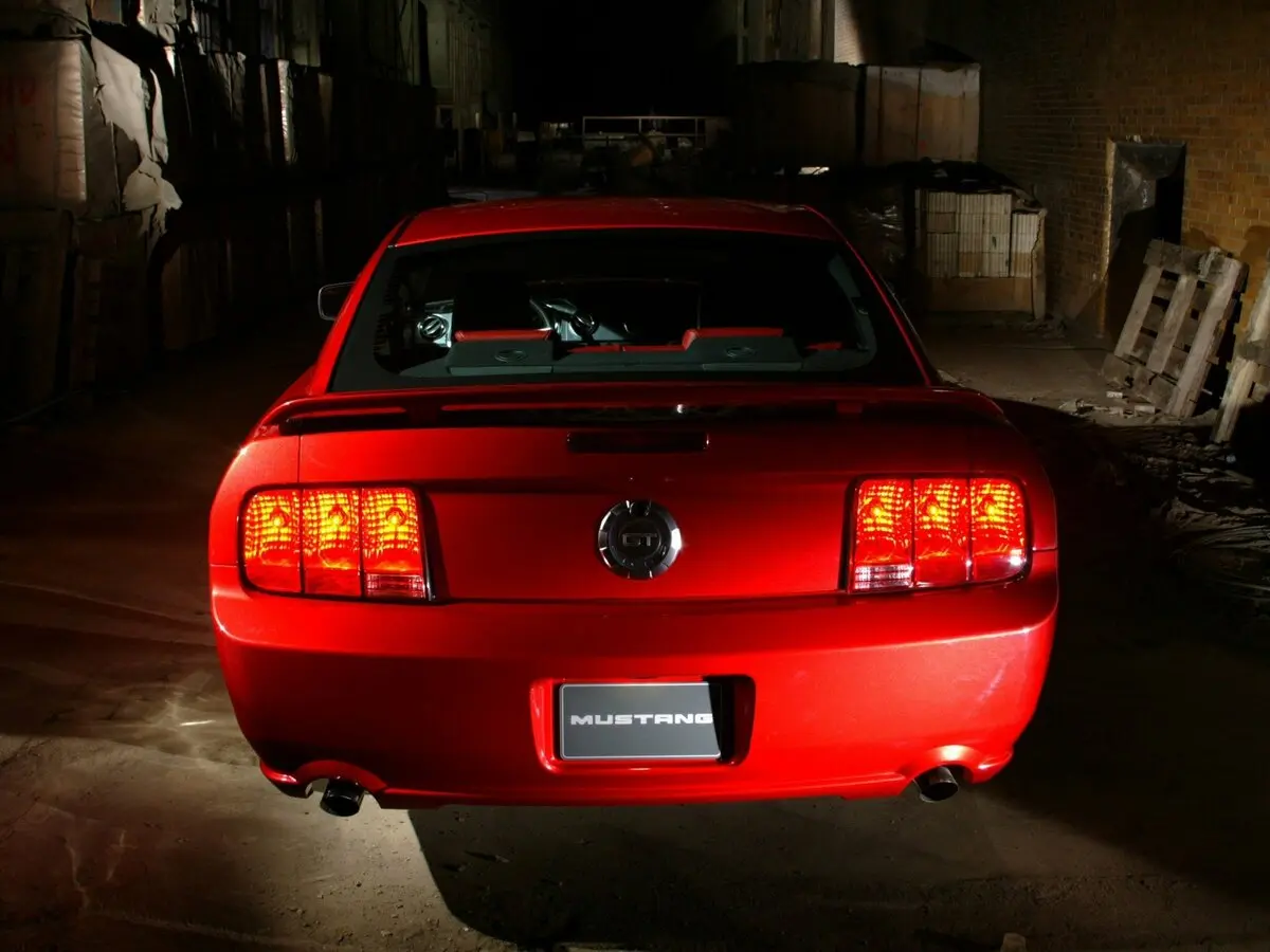 Ford Mustang V Купе — 照片 4