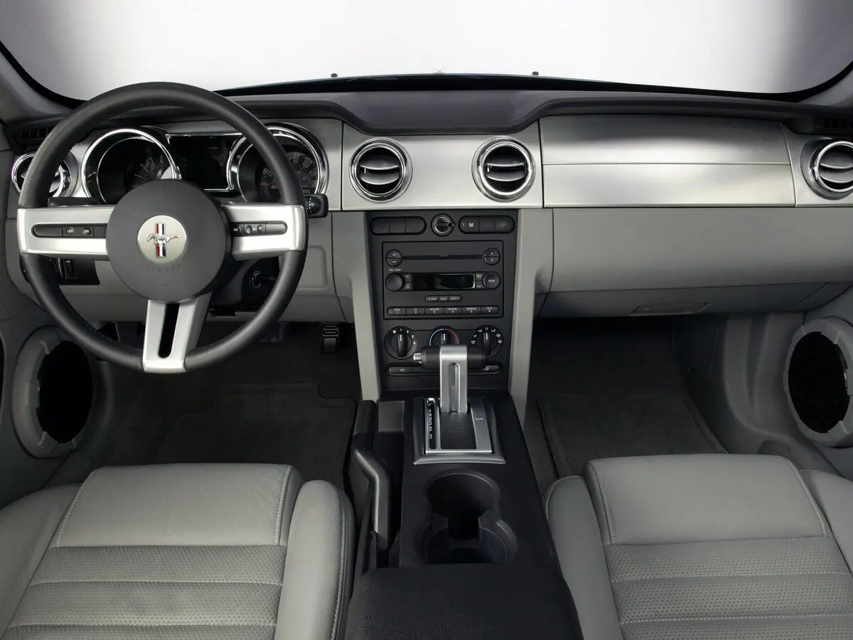 Ford Mustang V Купе — 照片 6