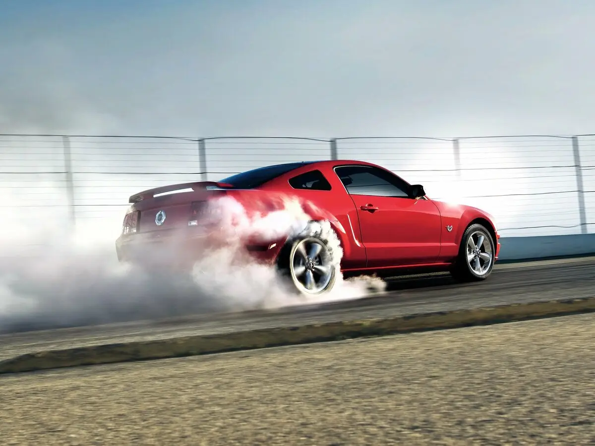 Ford Mustang V Купе — 照片 8