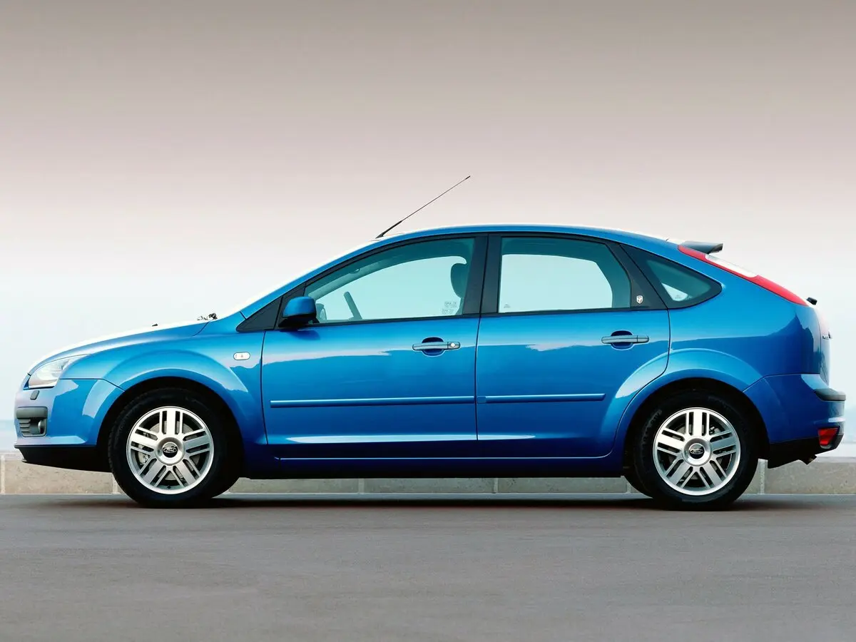 Ford Focus II Хэтчбек 5 дв. — фото 2