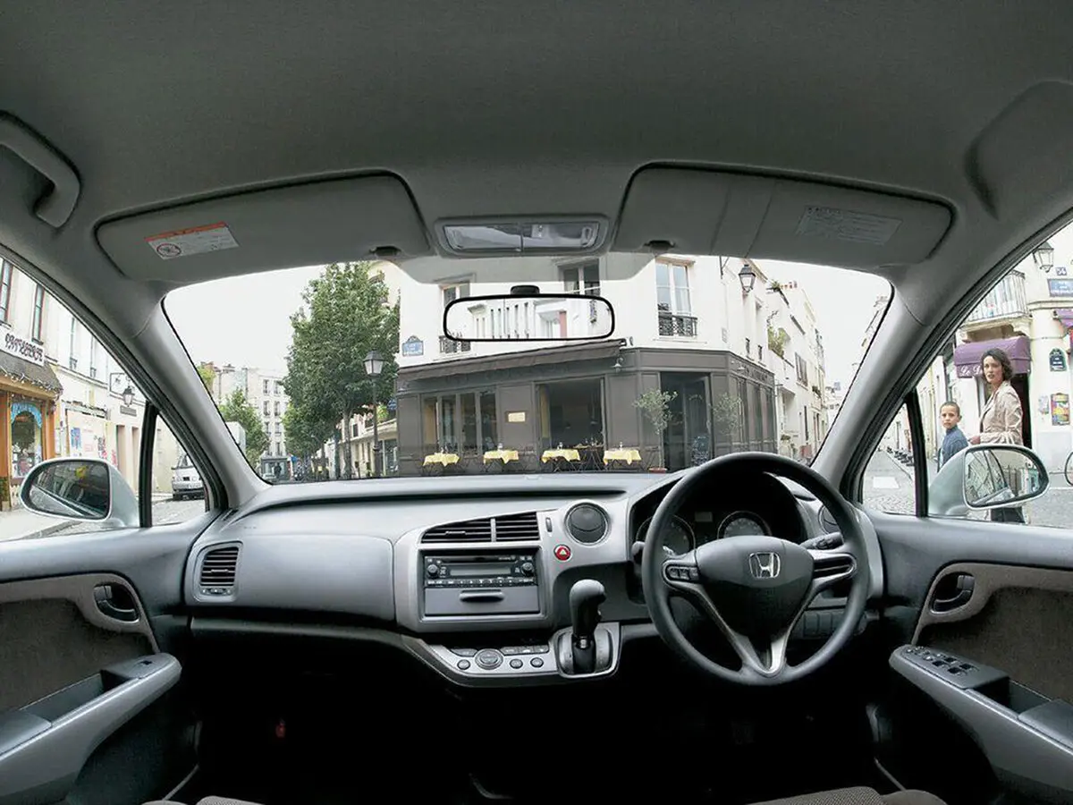 Honda Stream II Компактвэн — фото 6