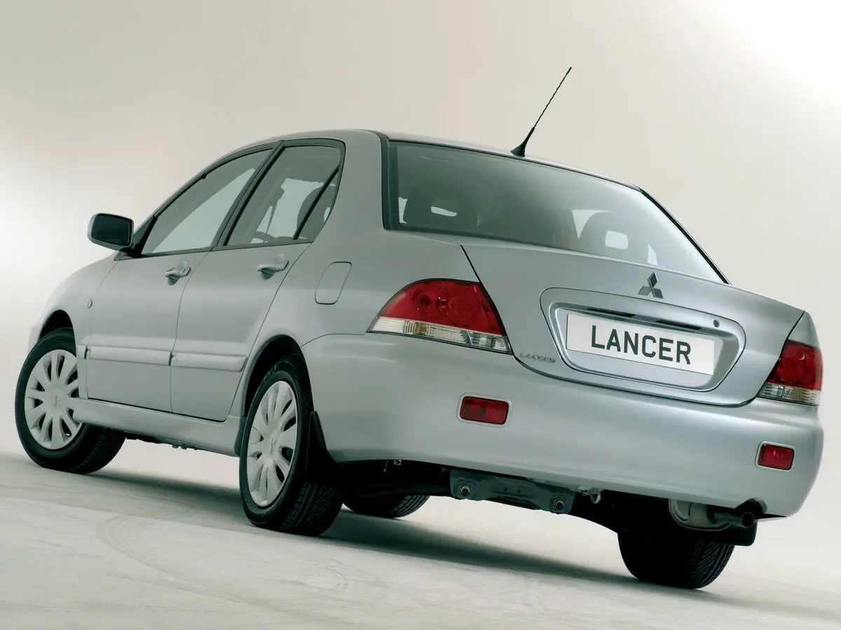 Mitsubishi Lancer IX Рестайлинг Седан — фото 4
