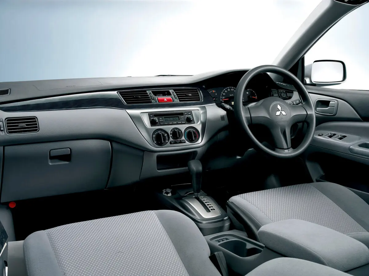 Mitsubishi Lancer IX Рестайлинг Седан — фото 6