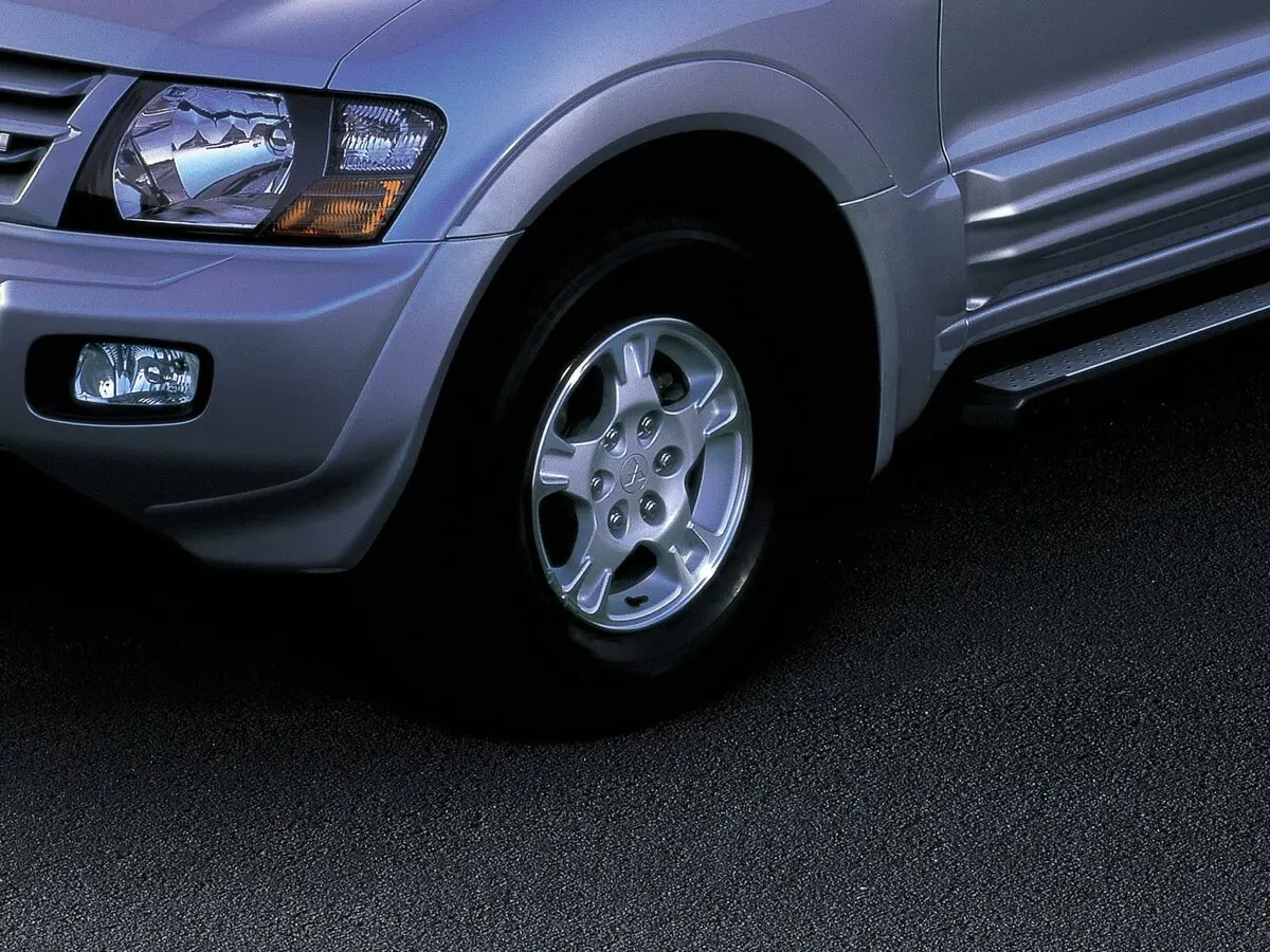 Mitsubishi Pajero III Внедорожник 3 дв. — сүрөт 7