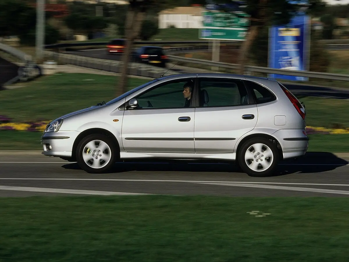 Nissan Almera Tino I Рестайлинг Минивэн — фото 2