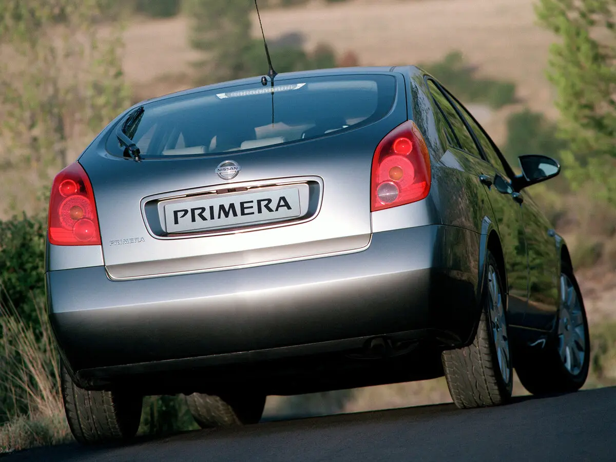 Nissan Primera III (P12) Лифтбек — фото 4