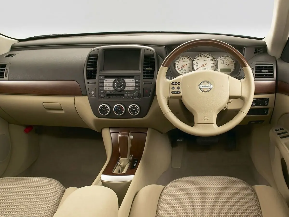 Nissan Bluebird Sylphy II (G11) Седан — 照片 4