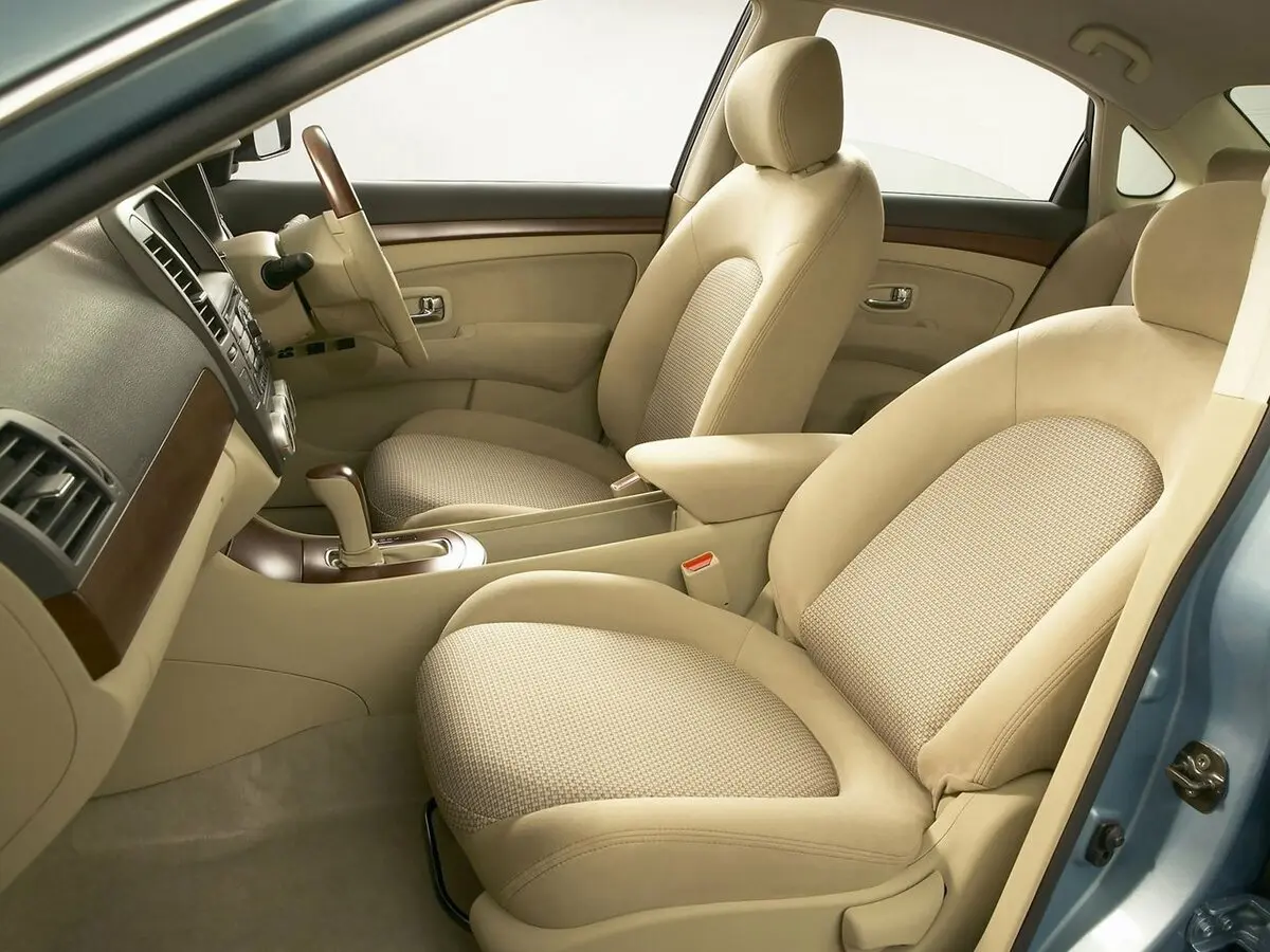 Nissan Bluebird Sylphy II (G11) Седан — 照片 5