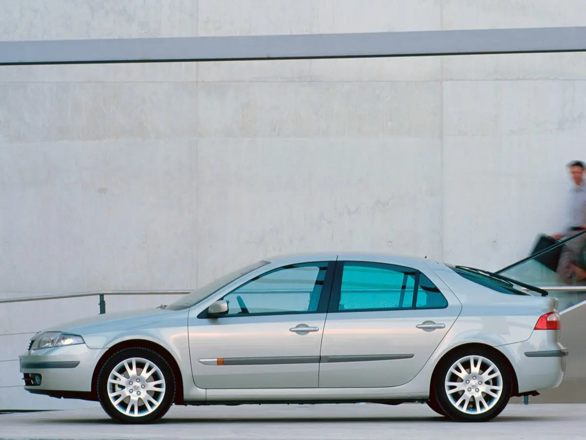 Renault Laguna II Лифтбек — сүрөт 2