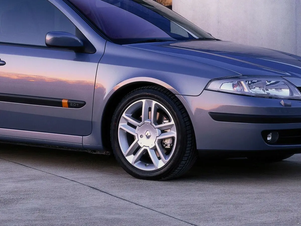 Renault Laguna II Лифтбек — сүрөт 9