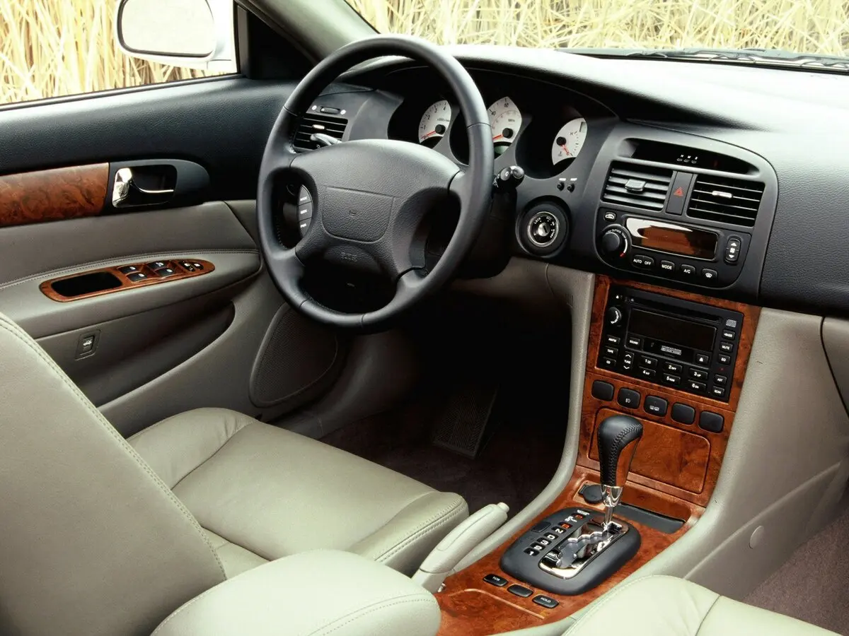 Suzuki Verona 2003 – 2006 Седан — сүрөт 4