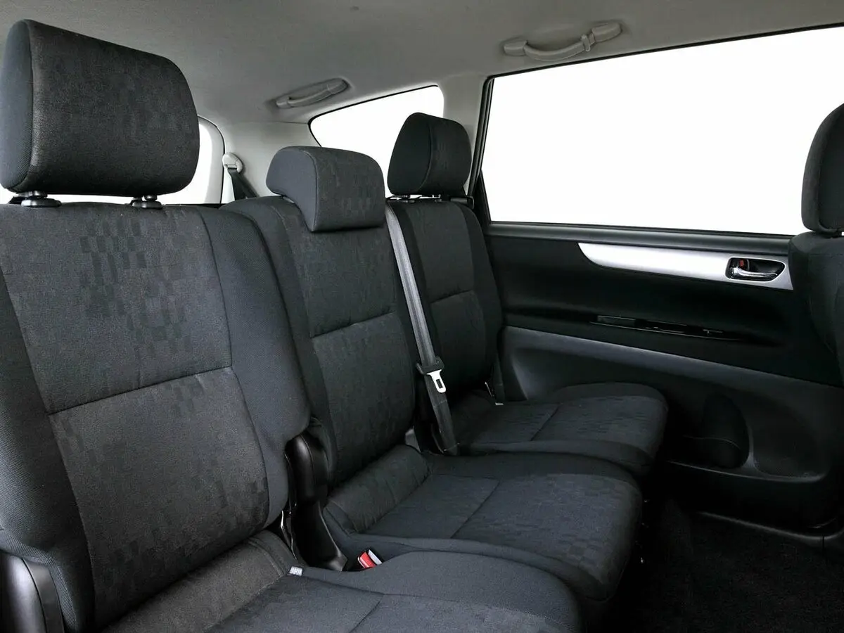 Toyota Avensis Verso I Рестайлинг Компактвэн — сүрөт 9